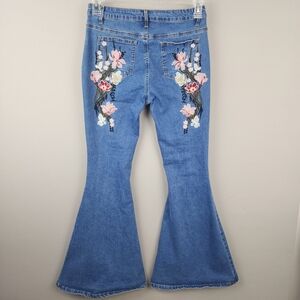 Shein Floral Embroidered Flare Jeans Bellbottom Sz 6
